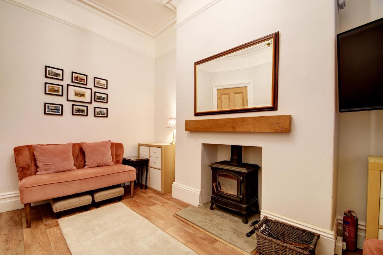 Spacious Victorian Townhouse Near Hcc With Off Street Parking Harrogate Exterior foto